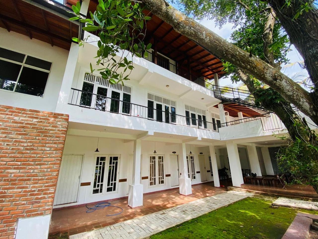 The Shade Brothers Hotel Katunayaka Екстериор снимка